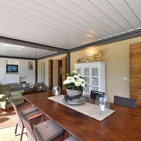 Giovannino Villa Camaiore